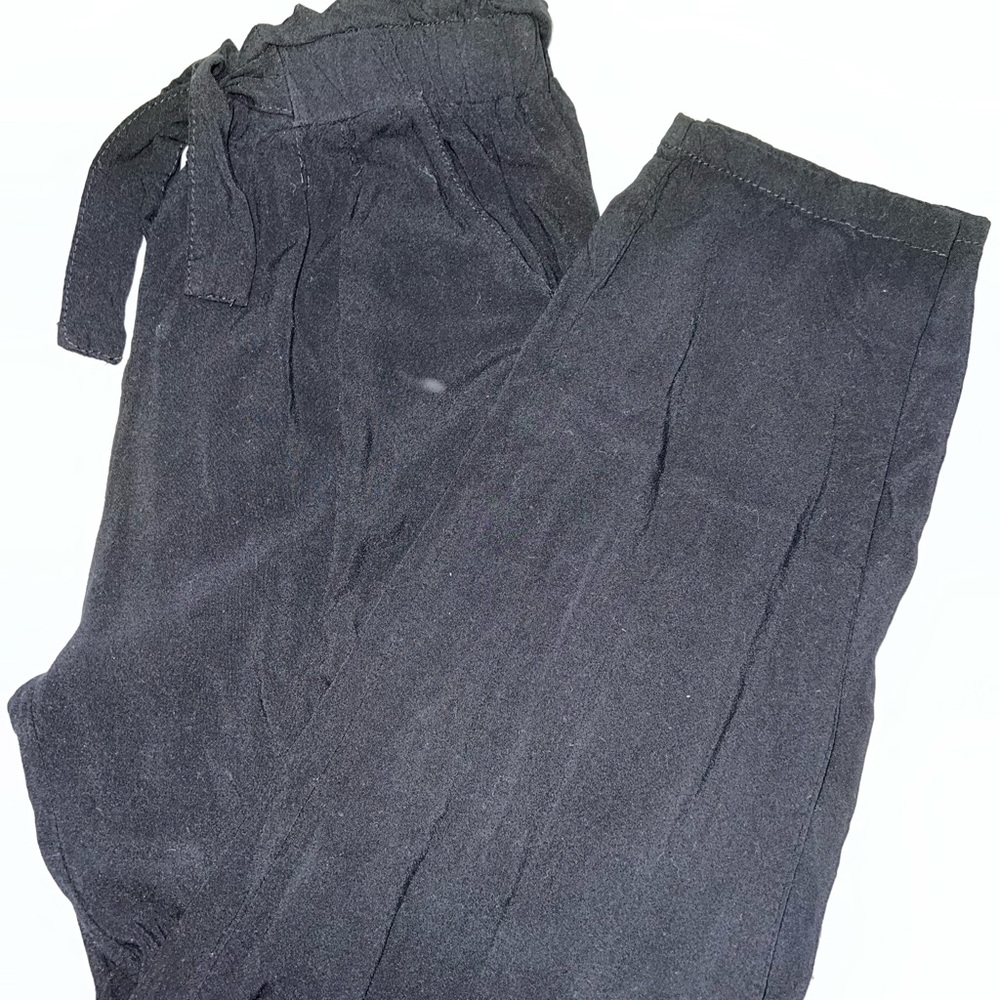 Black loose pants, legging feel, bow as belt